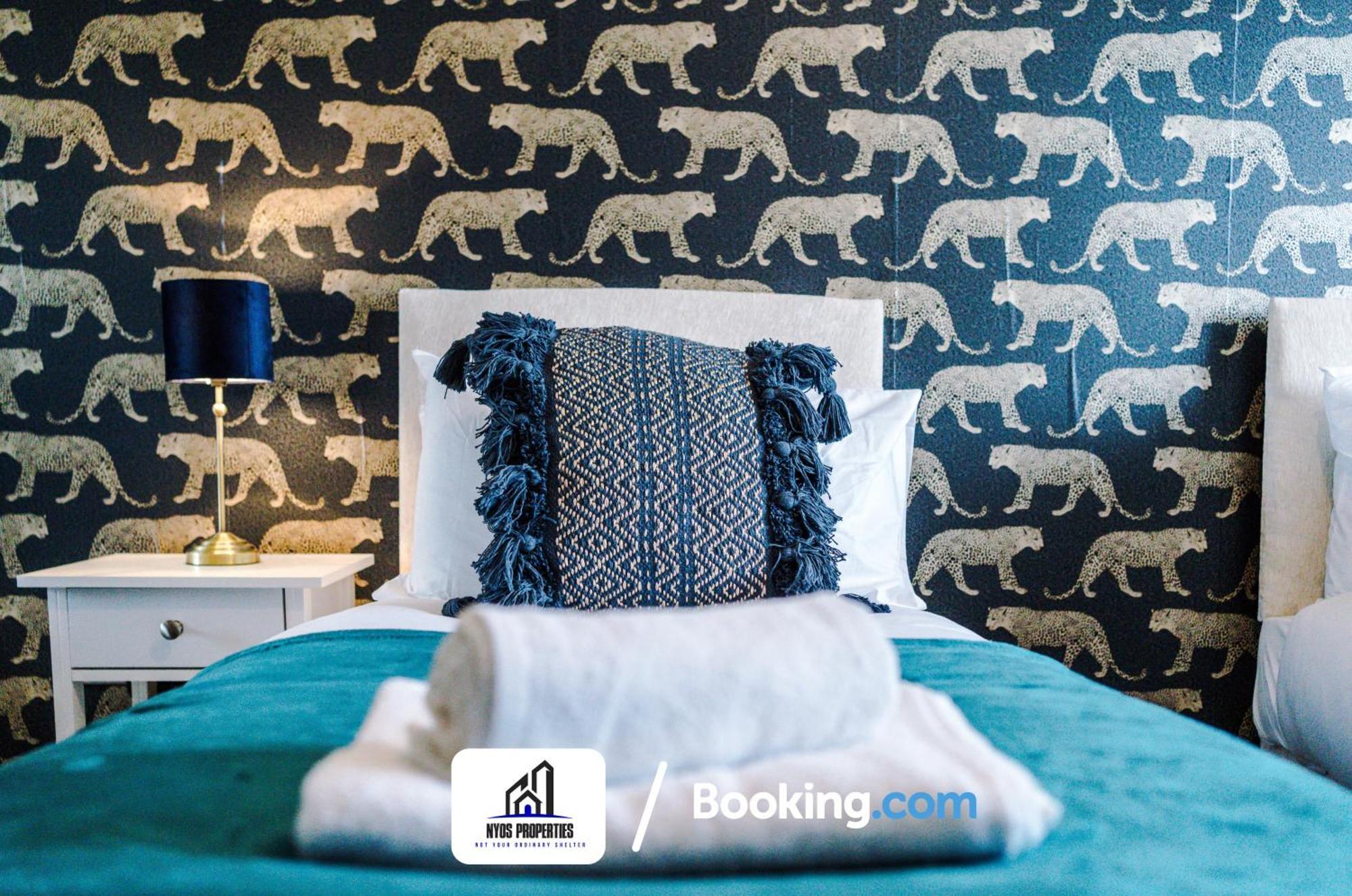 3 Bedroom House By Nyos Properties Short Lets & Serviced Accommodation Manchester With Parking Eksteriør billede