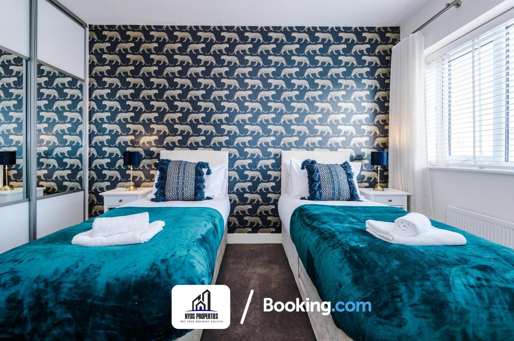 3 Bedroom House By Nyos Properties Short Lets & Serviced Accommodation Manchester With Parking Eksteriør billede